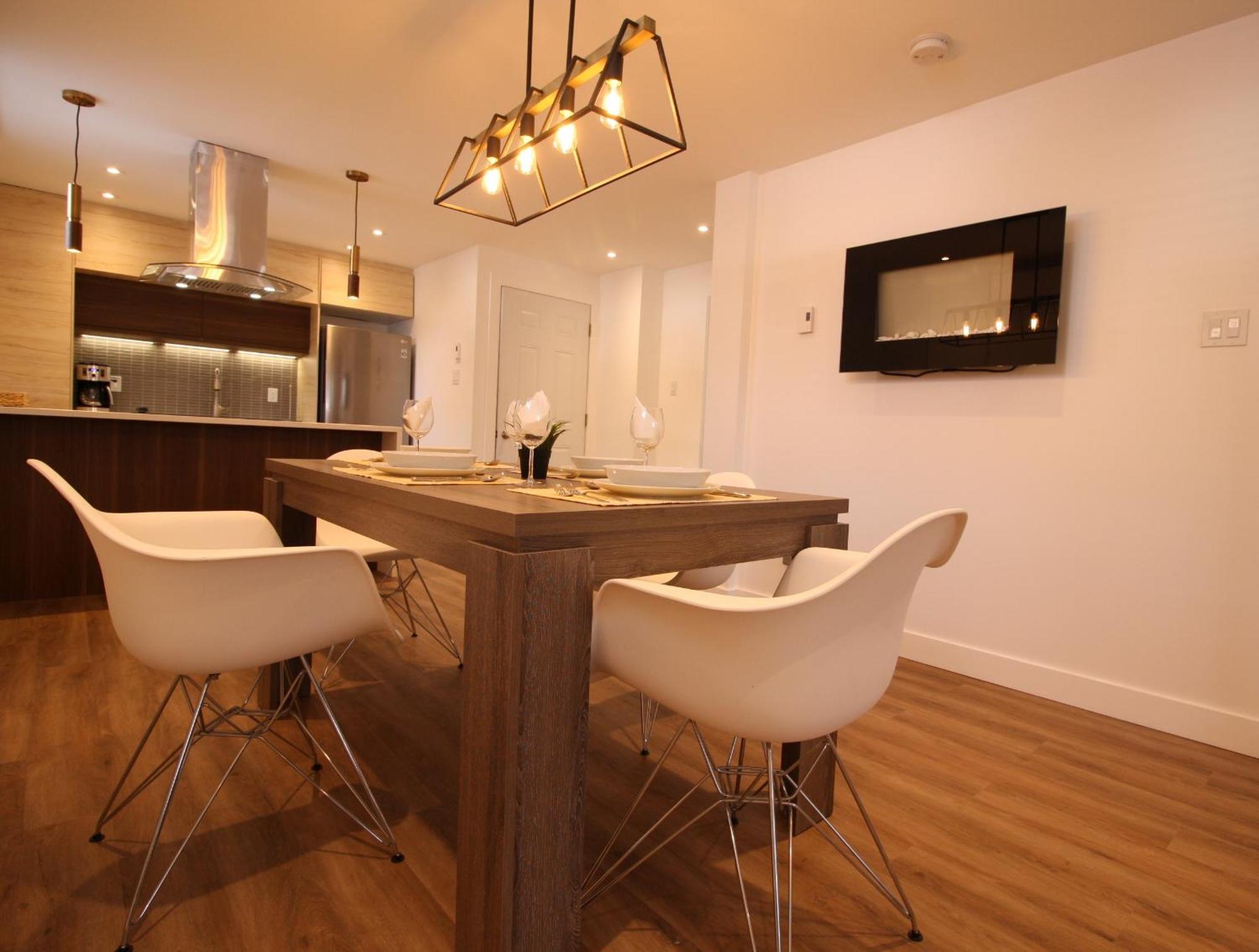 Appartamento Luxueux - Deco Moderne, Rosemont Montréal Esterno foto
