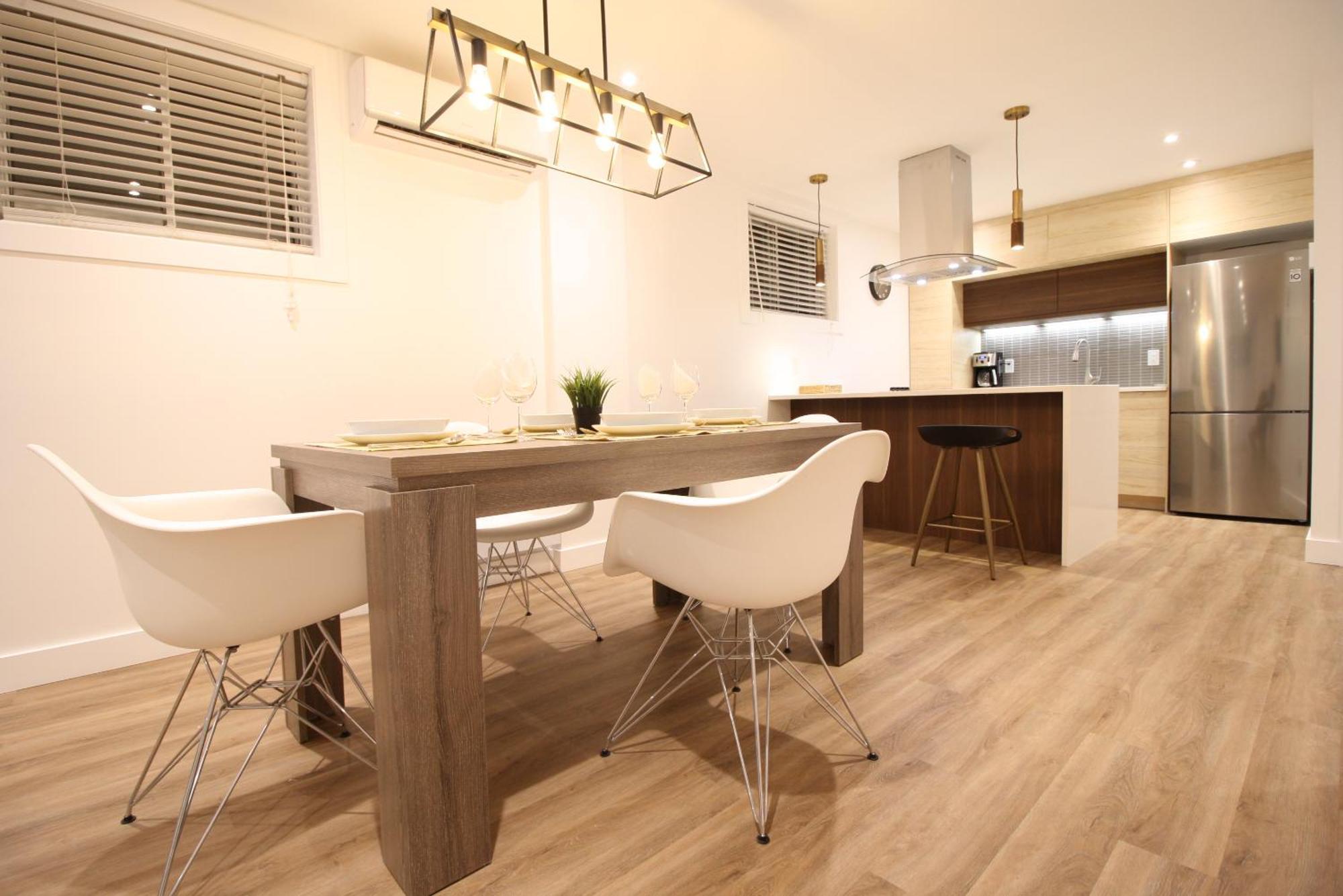 Appartamento Luxueux - Deco Moderne, Rosemont Montréal Esterno foto