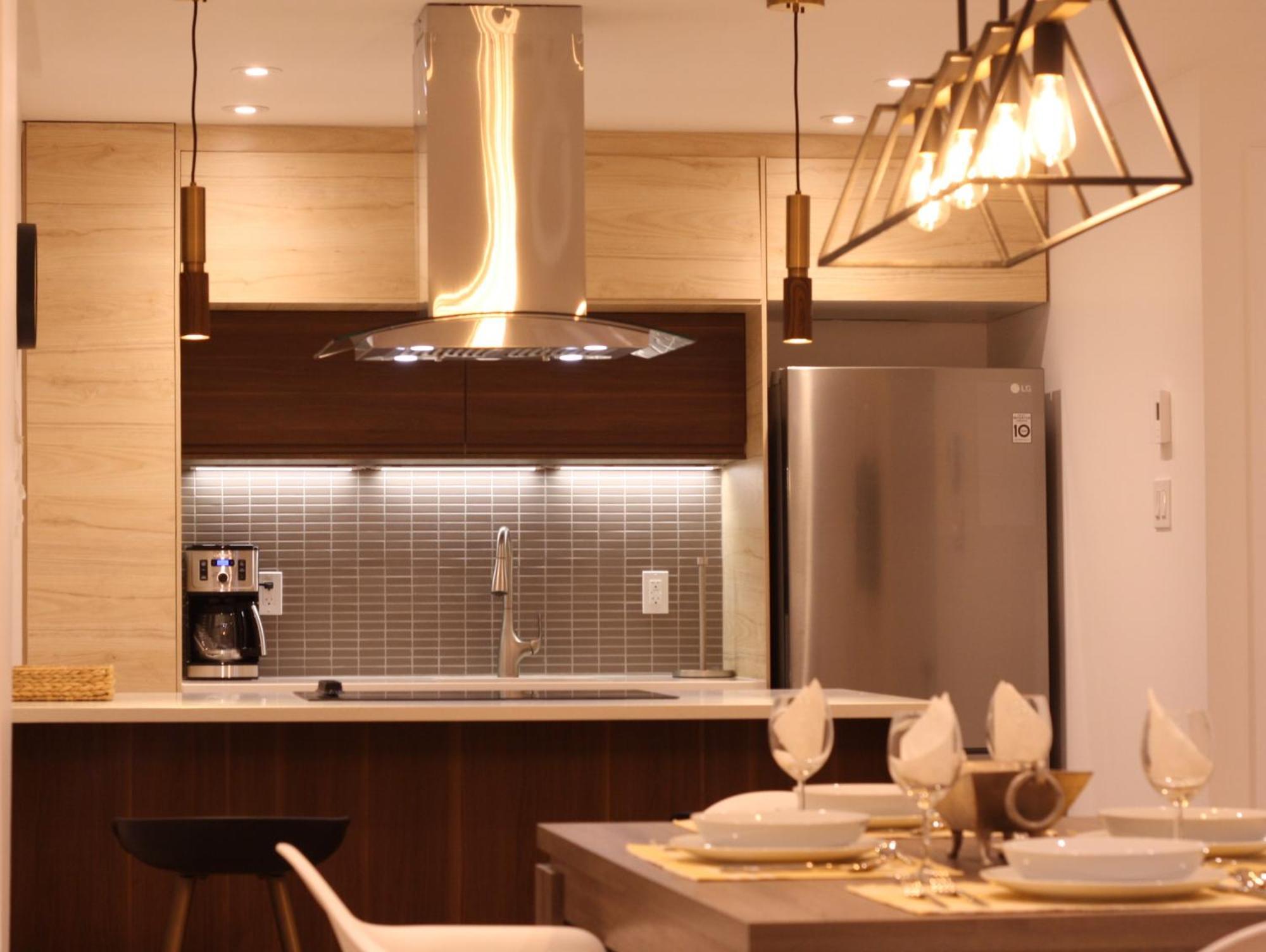Appartamento Luxueux - Deco Moderne, Rosemont Montréal Esterno foto